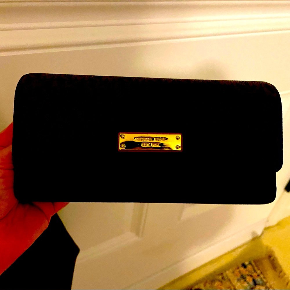 Michael Kors checkbook, wallet